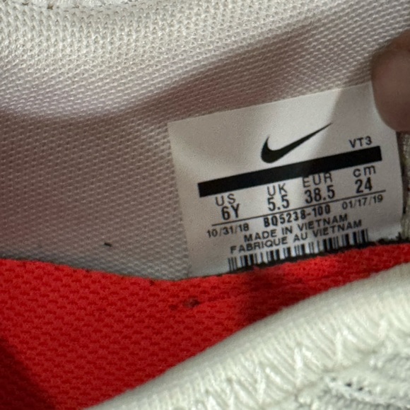 Nike Air Vapormax Flyknit 3 White Black Volt Sz 6Y/7.5Wmns - Picture 7 of 7